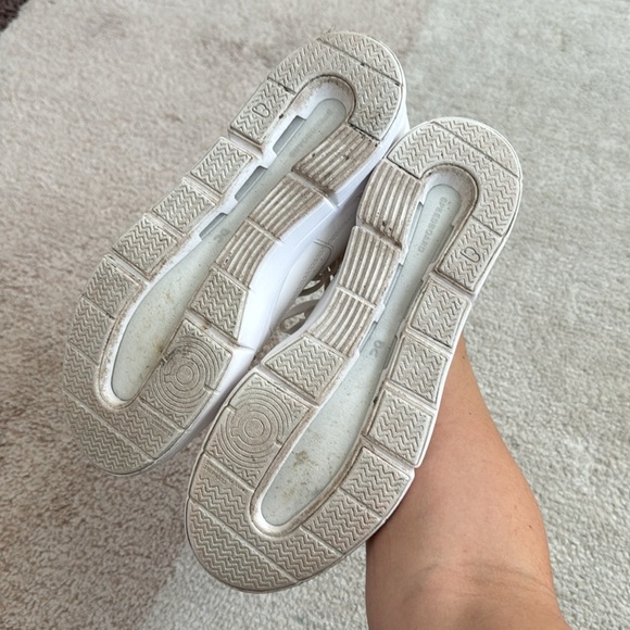 On Cloud (On Running) The Roger Clubhouse Mid Sneaker - Picture 4 of 6